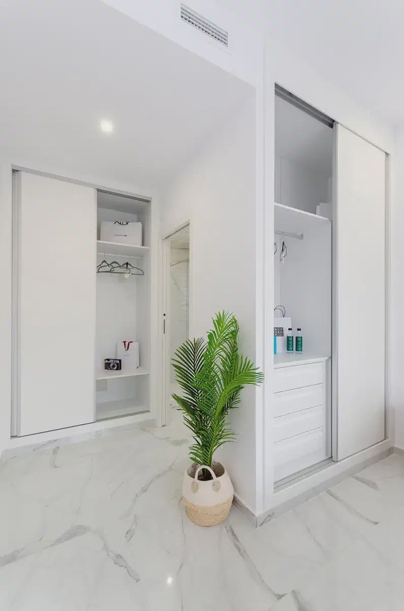 3 soverom Villa til salgs i Torrevieja med svømmebasseng garasje - € 424 000 (Ref: 9824504)