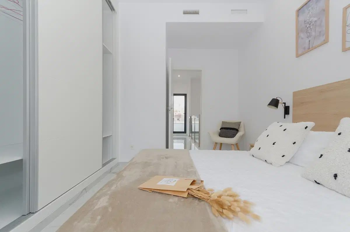 3 soverom Villa til salgs i Torrevieja med svømmebasseng garasje - € 424 000 (Ref: 9824504)