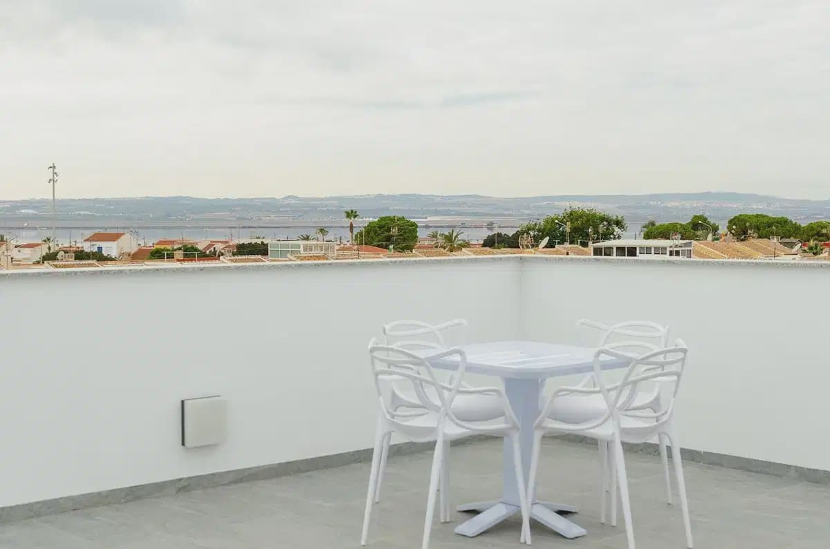 3 soverom Villa til salgs i Torrevieja med svømmebasseng garasje - € 424 000 (Ref: 9824504)