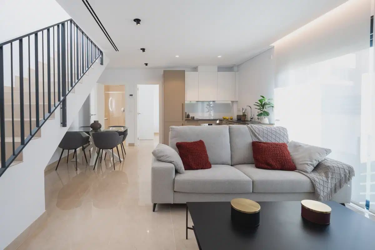 3 soverom Kjedet enebolig til salgs i La Marina med svømmebasseng garasje - € 459 000 (Ref: 9824507)