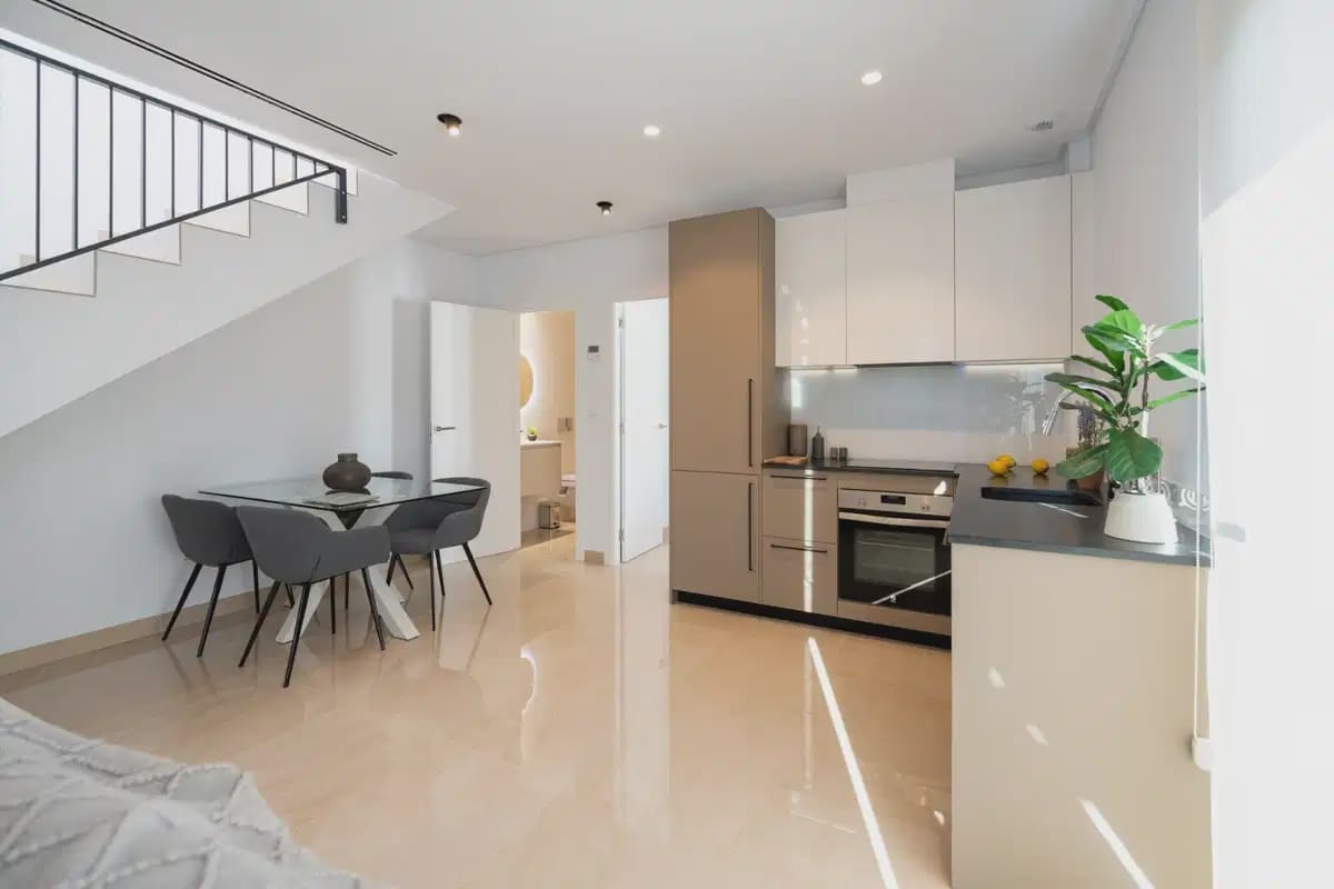 3 soverom Kjedet enebolig til salgs i La Marina med svømmebasseng garasje - € 459 000 (Ref: 9824507)