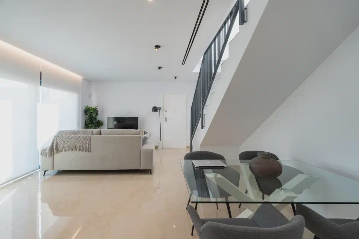 3 soverom Kjedet enebolig til salgs i La Marina med svømmebasseng garasje - € 459 000 (Ref: 9824507)