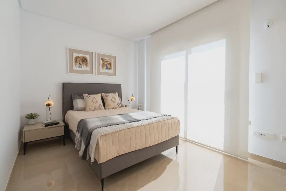 3 soverom Kjedet enebolig til salgs i La Marina med svømmebasseng garasje - € 459 000 (Ref: 9824507)