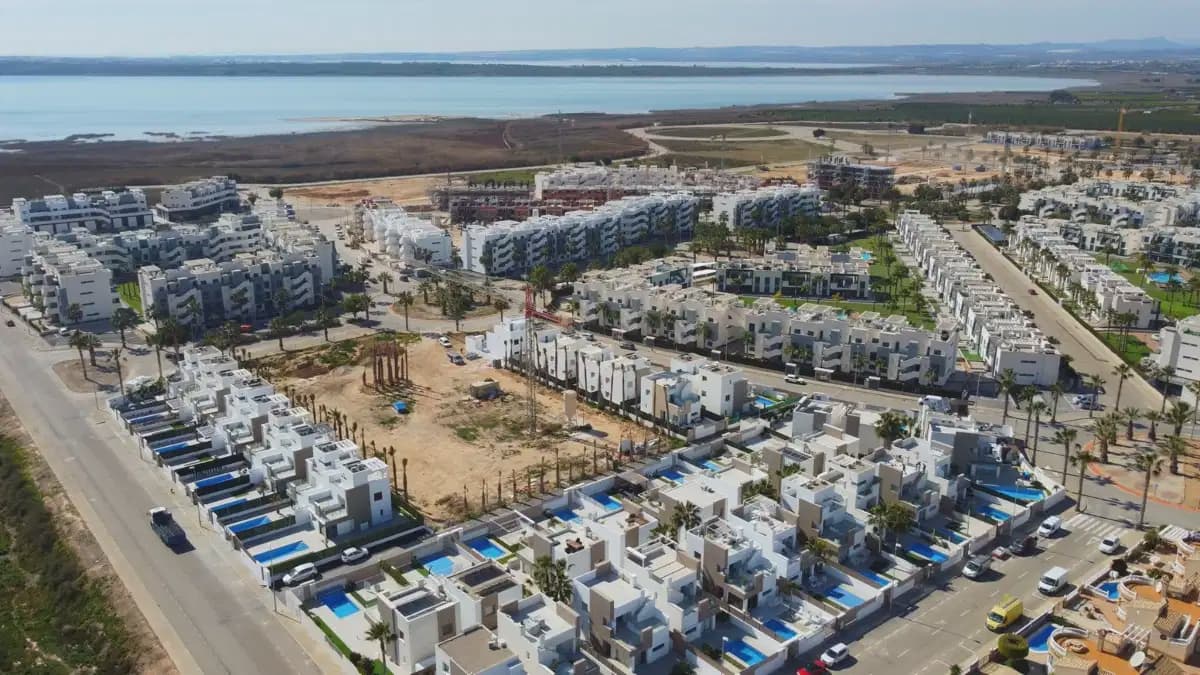 2 soverom Penthouse til salgs i El Raso med svømmebasseng - € 375 000 (Ref: 9827822)