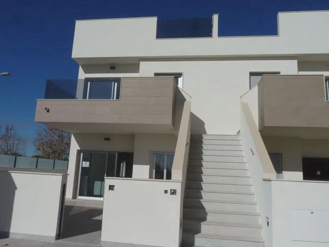 3 slaapkamer Huis te koop in Pilar de la Horadada ciudad, Pilar de la Horadada met garage - € 370.000 (Ref: 9827826)