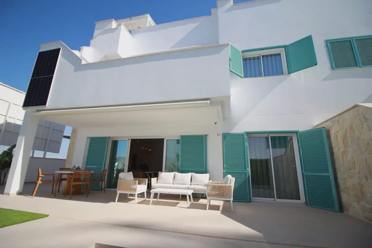 2 Zimmer Bungalow zu verkaufen in Pilar de la Horadada mit Pool Garage - 375.000 € (Ref: 9827917)