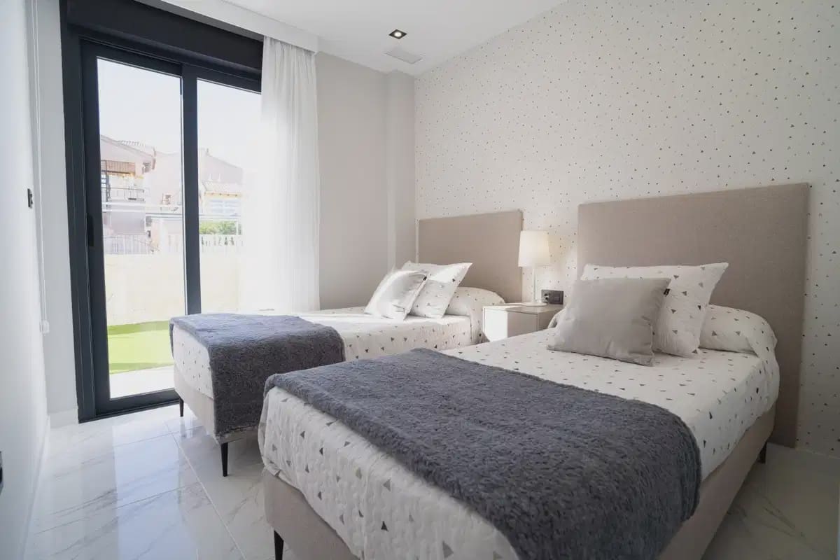 3 Zimmer Bungalow zu verkaufen in Pilar de la Horadada mit Pool - 350.000 € (Ref: 9827924)