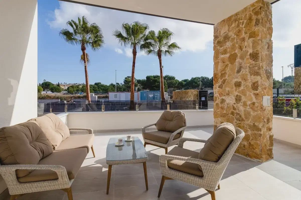 Bungalow de 2 habitaciones en Ciudad Quesada en venta - 342.000 € (Ref: 9827932)