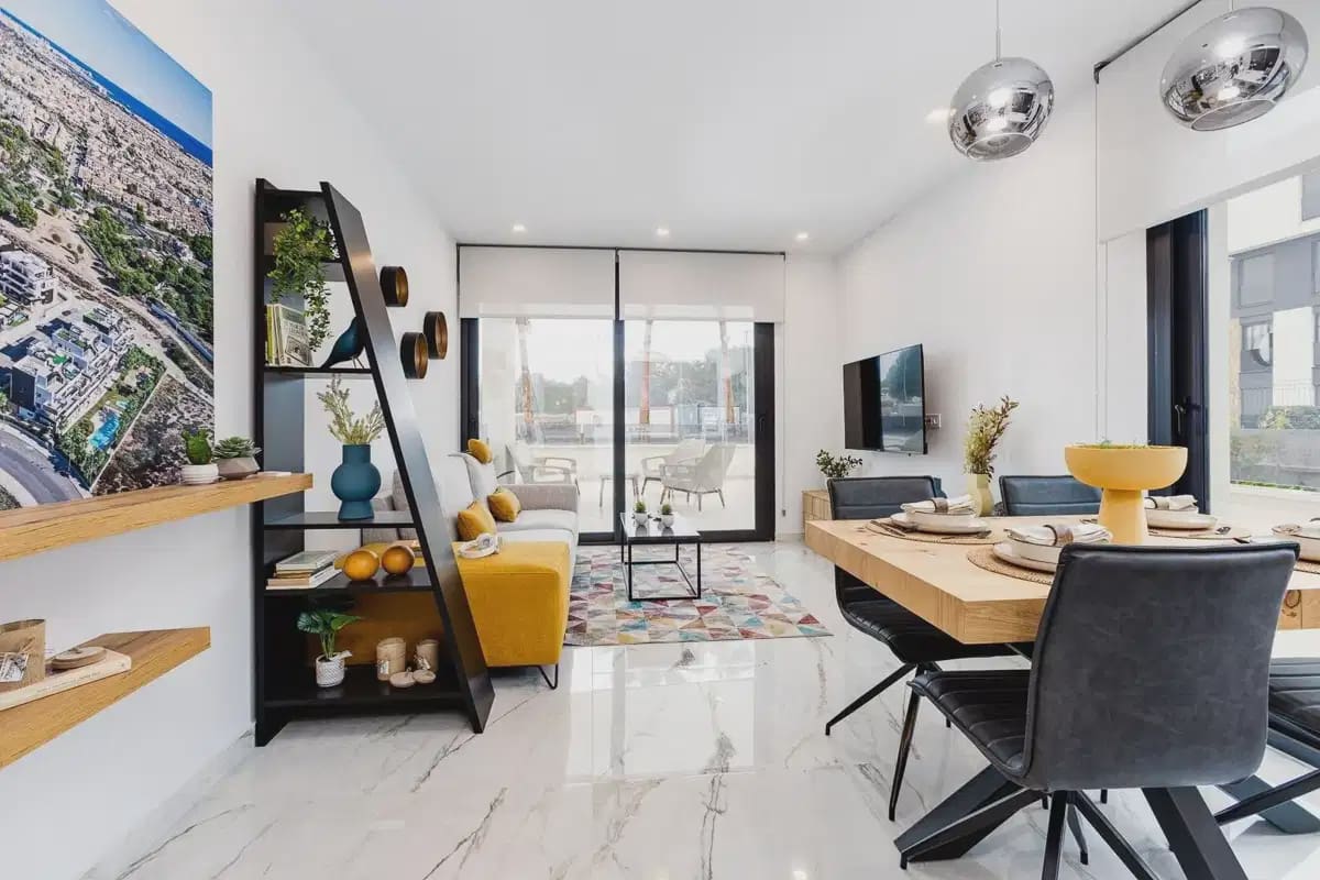 Bungalow de 2 habitaciones en Ciudad Quesada en venta - 342.000 € (Ref: 9827932)