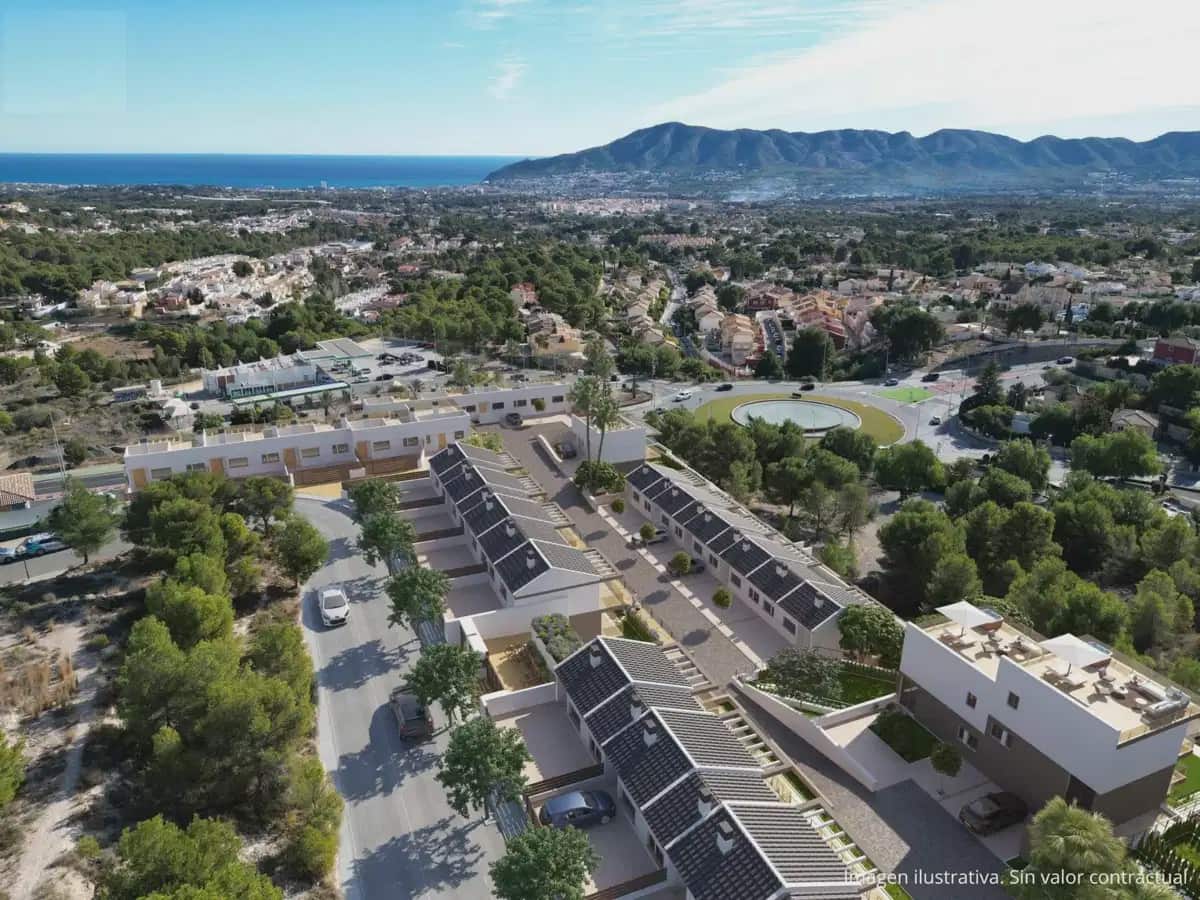 4 quarto Casa em Banda para venda em La Nucia com piscina garagem - 457 000 € (Ref: 9828271)