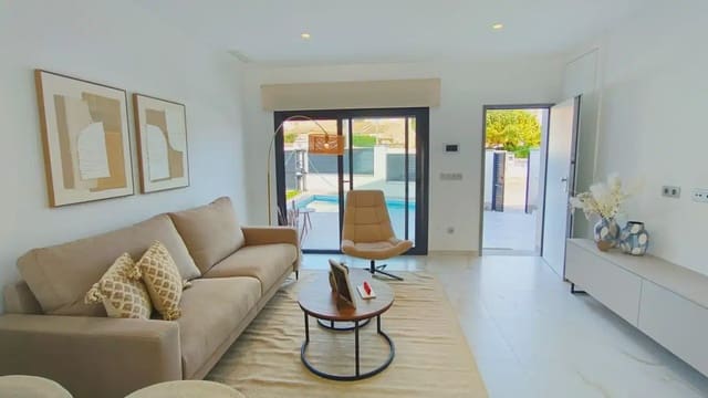 3 bedroom Villa for sale in Pinar de Campoverde, Pilar de la Horadada with pool - € 422,500 (Ref: 9830687)