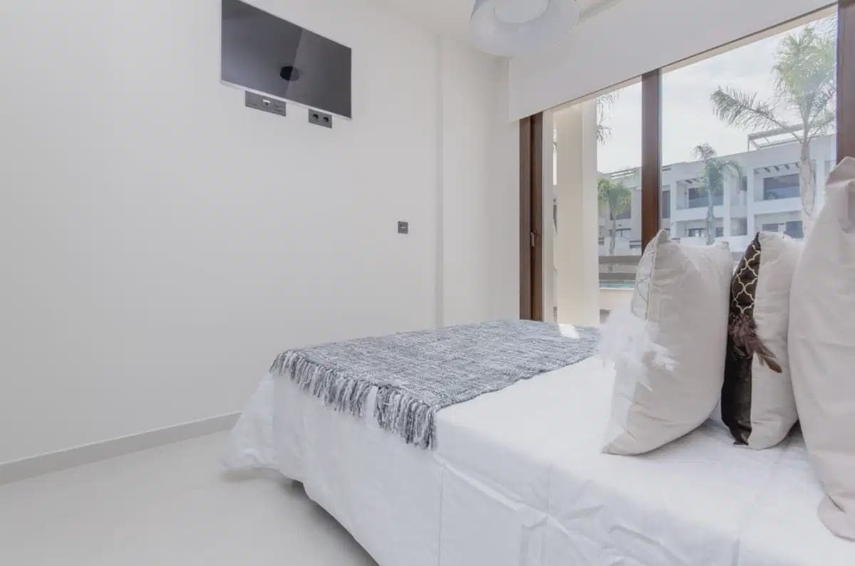 3 slaapkamer Bungalow te koop in Torrevieja - € 305.000 (Ref: 9830712)
