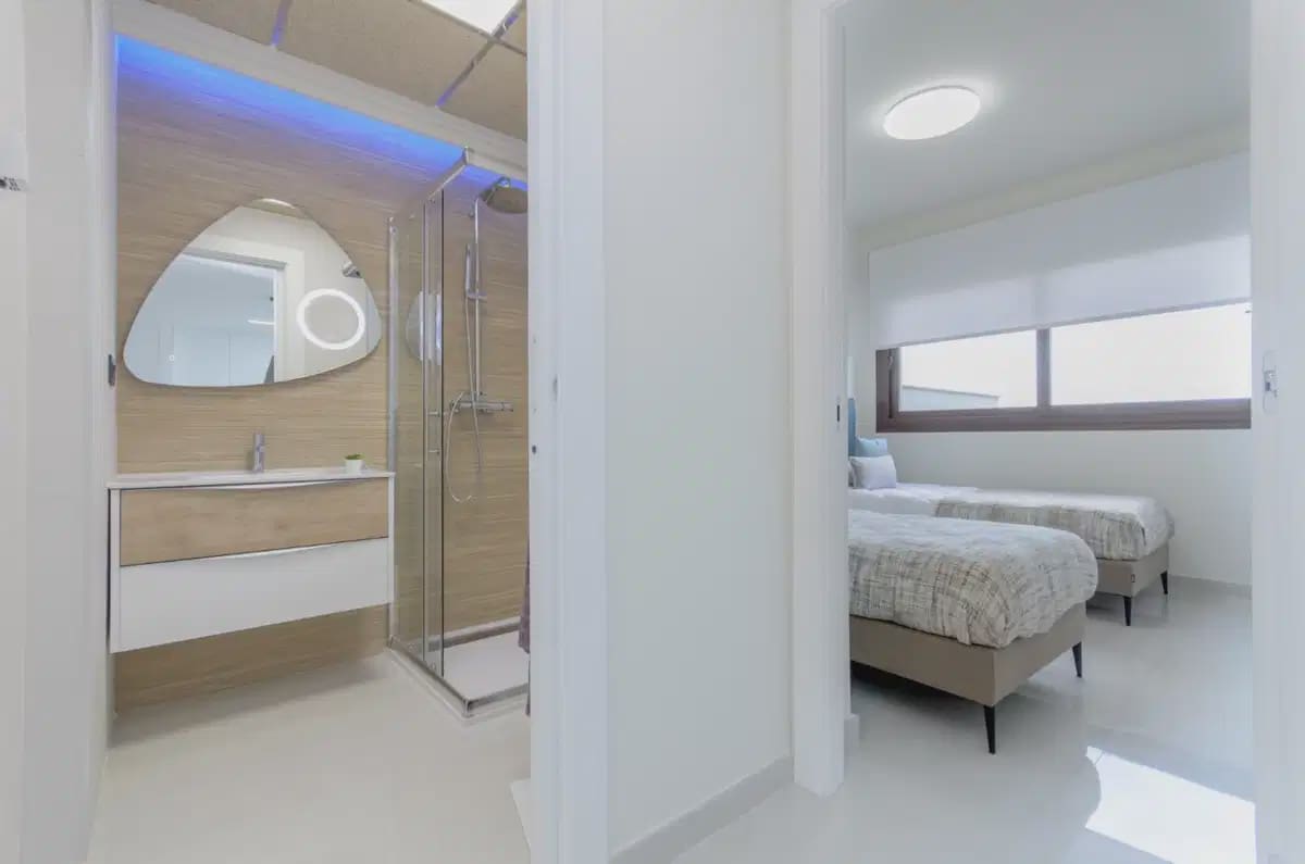 3 slaapkamer Bungalow te koop in Torrevieja - € 305.000 (Ref: 9830712)