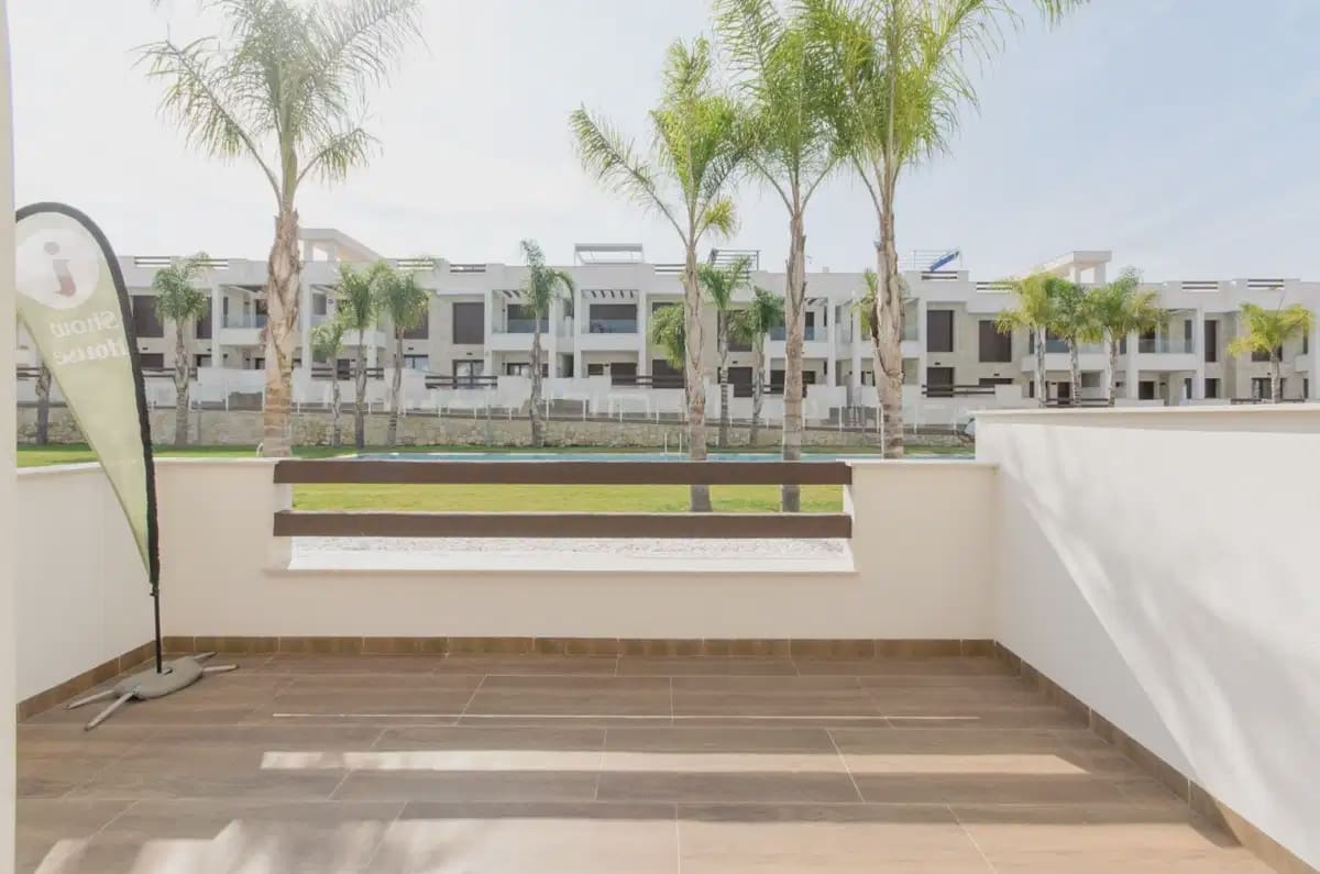 3 slaapkamer Bungalow te koop in Torrevieja - € 305.000 (Ref: 9830712)
