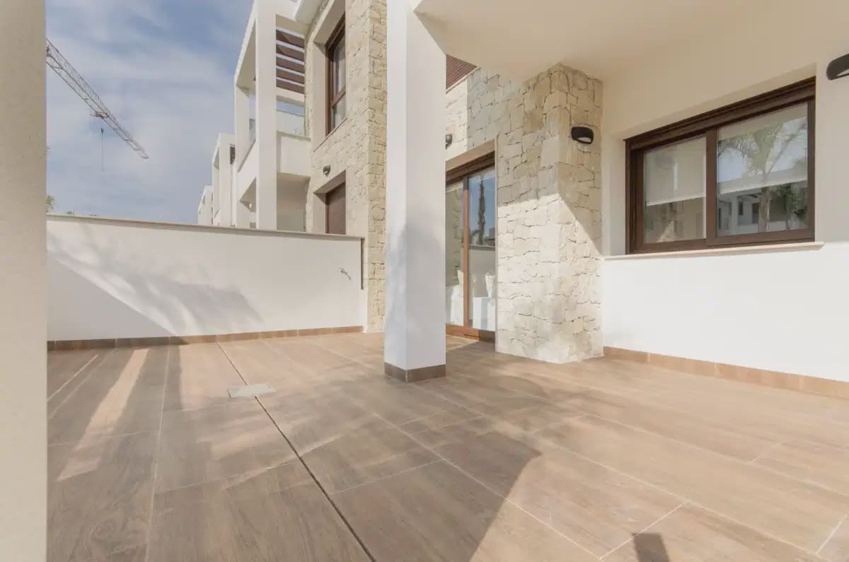3 slaapkamer Bungalow te koop in Torrevieja - € 305.000 (Ref: 9830712)