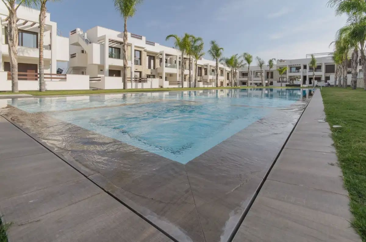 3 slaapkamer Bungalow te koop in Torrevieja - € 305.000 (Ref: 9830712)