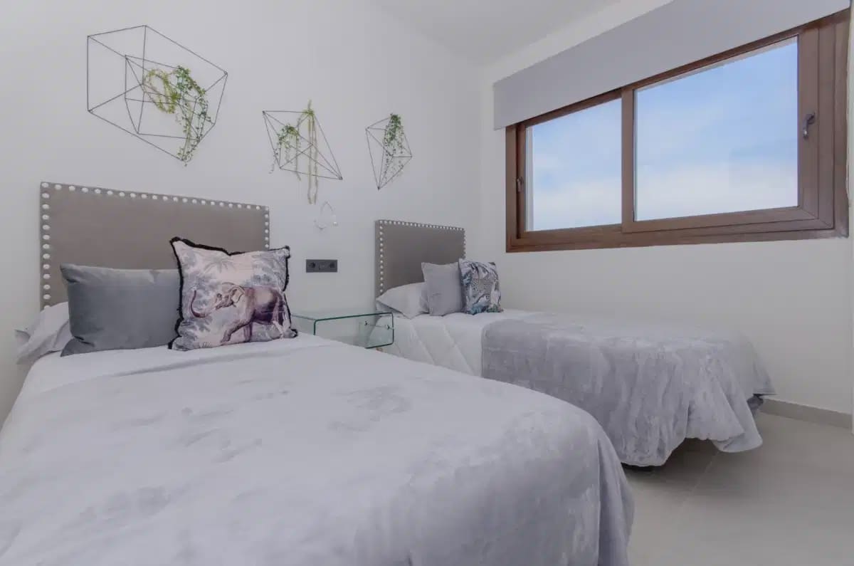 2 slaapkamer Bungalow te koop in Torrevieja met zwembad garage - € 315.000 (Ref: 9830713)