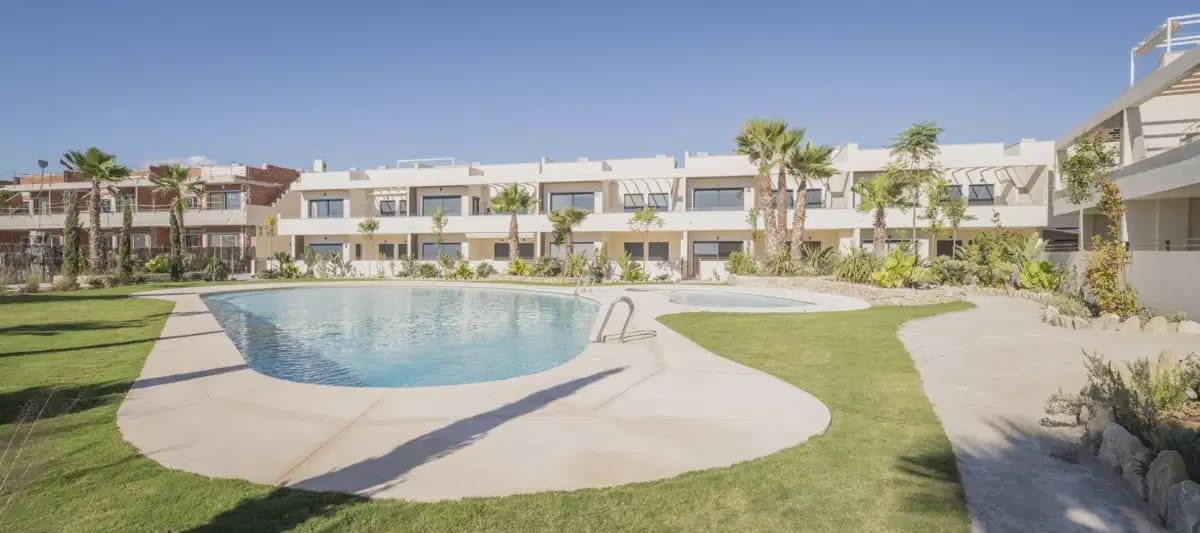 2 camera da letto Bungalow in vendita in Torrevieja con piscina - 380.000 € (Rif: 9830715)