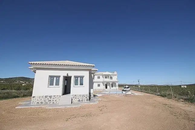 4 bedroom Villa for sale in Pinoso - € 375,000 (Ref: 9832015)