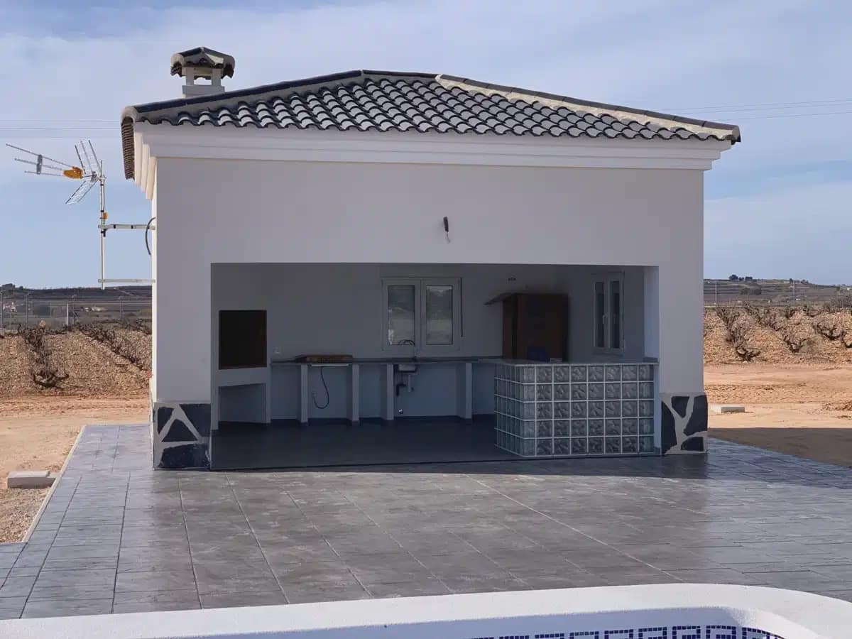 4 bedroom Villa for sale in Pinoso with pool - € 397,000 (Ref: 9832016)