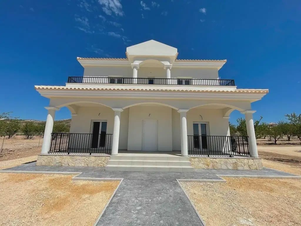 4 bedroom Villa for sale in Pinoso with pool - € 397,000 (Ref: 9832016)