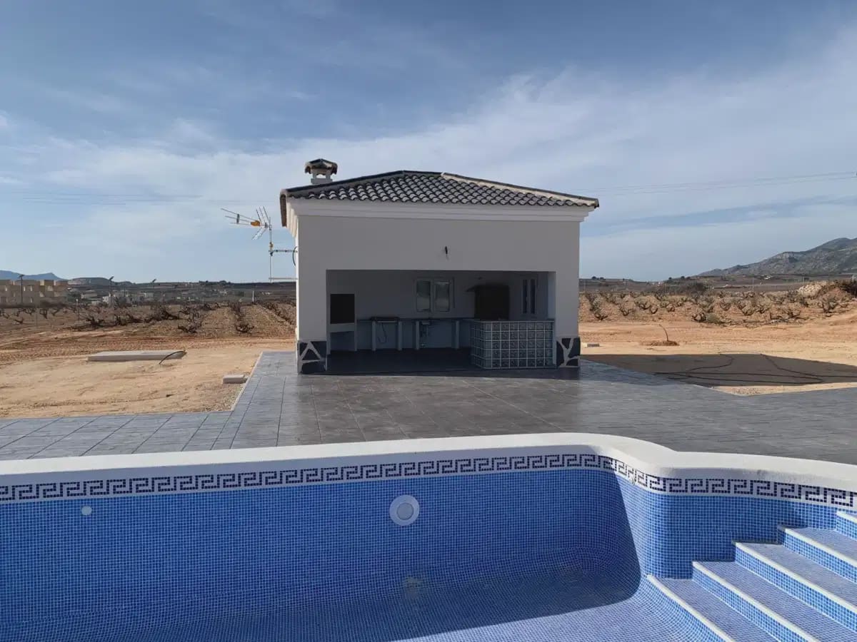 4 bedroom Villa for sale in Pinoso with pool - € 397,000 (Ref: 9832016)