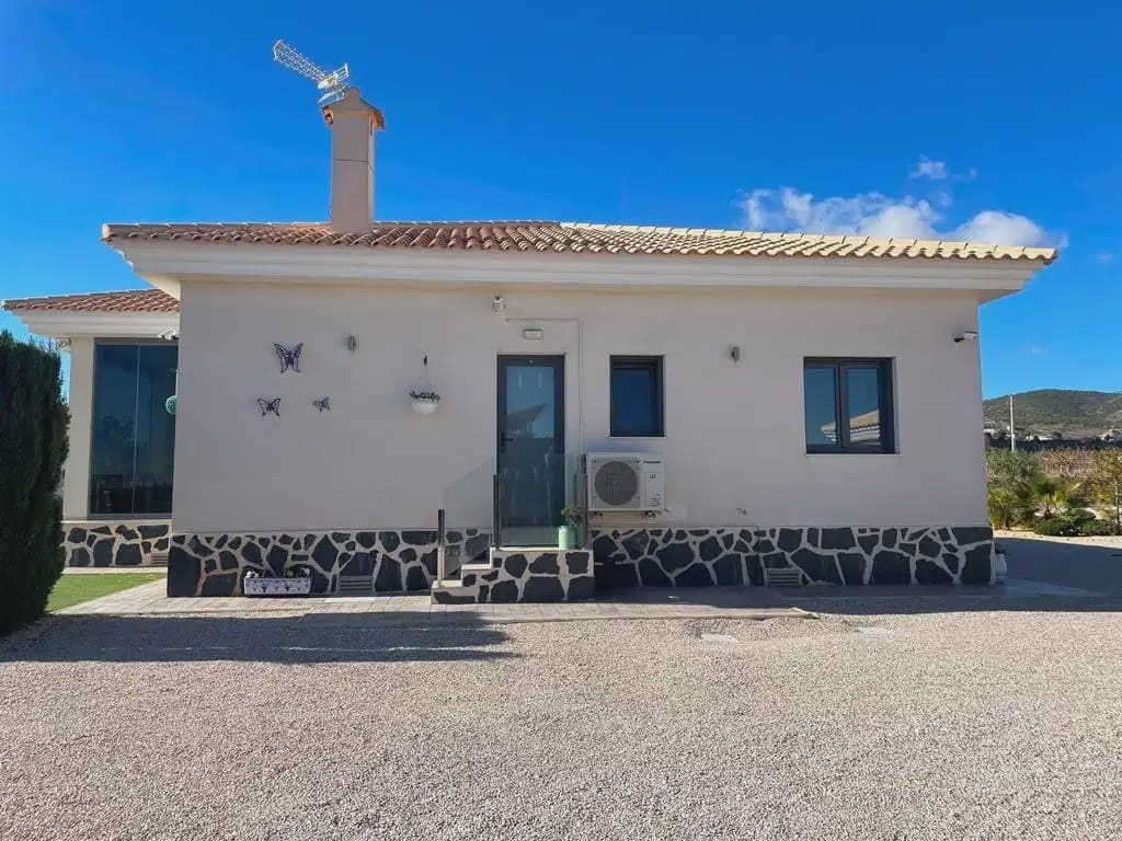 3 bedroom Villa for sale in Pinoso with pool - € 332,000 (Ref: 9832019)