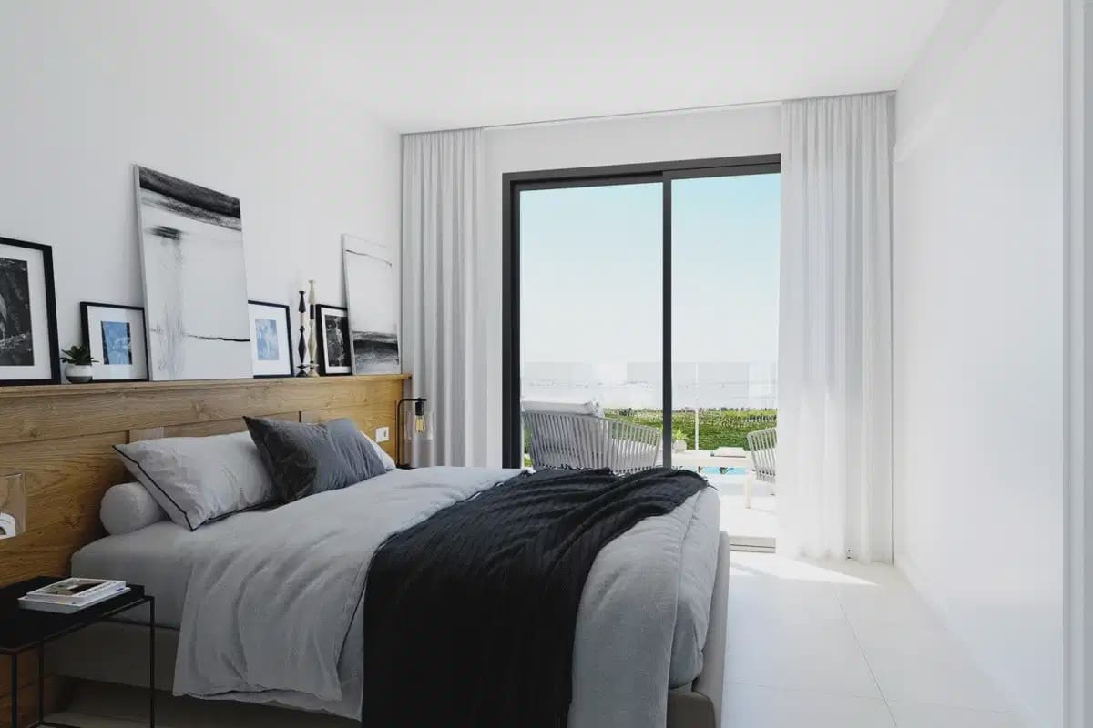 Bungalow de 2 habitaciones en Torrevieja en venta - 330.000 € (Ref: 9832041)