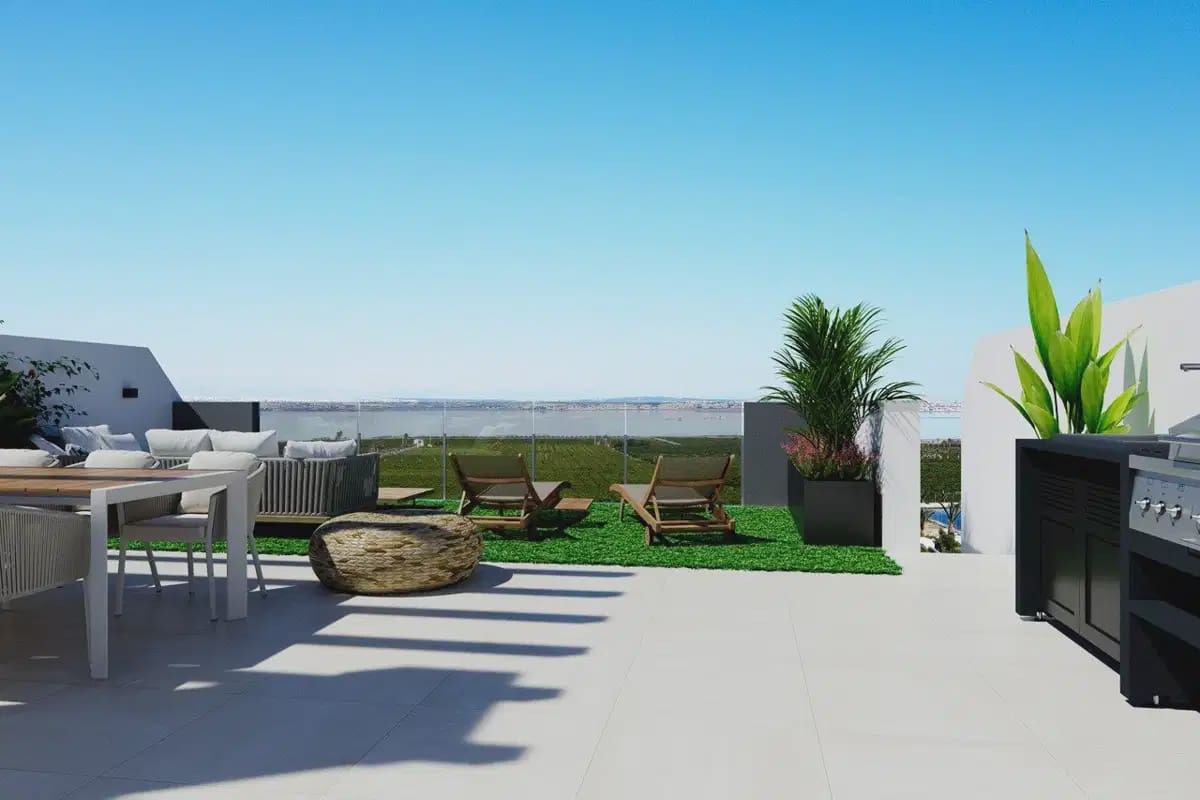Bungalow de 2 habitaciones en Torrevieja en venta - 330.000 € (Ref: 9832041)