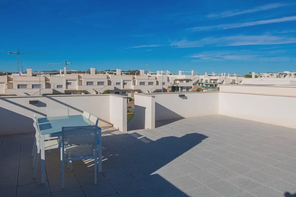 2 soveværelse Bungalow til salg i Orihuela med swimmingpool garage - € 299.900 (Ref: 9834091)