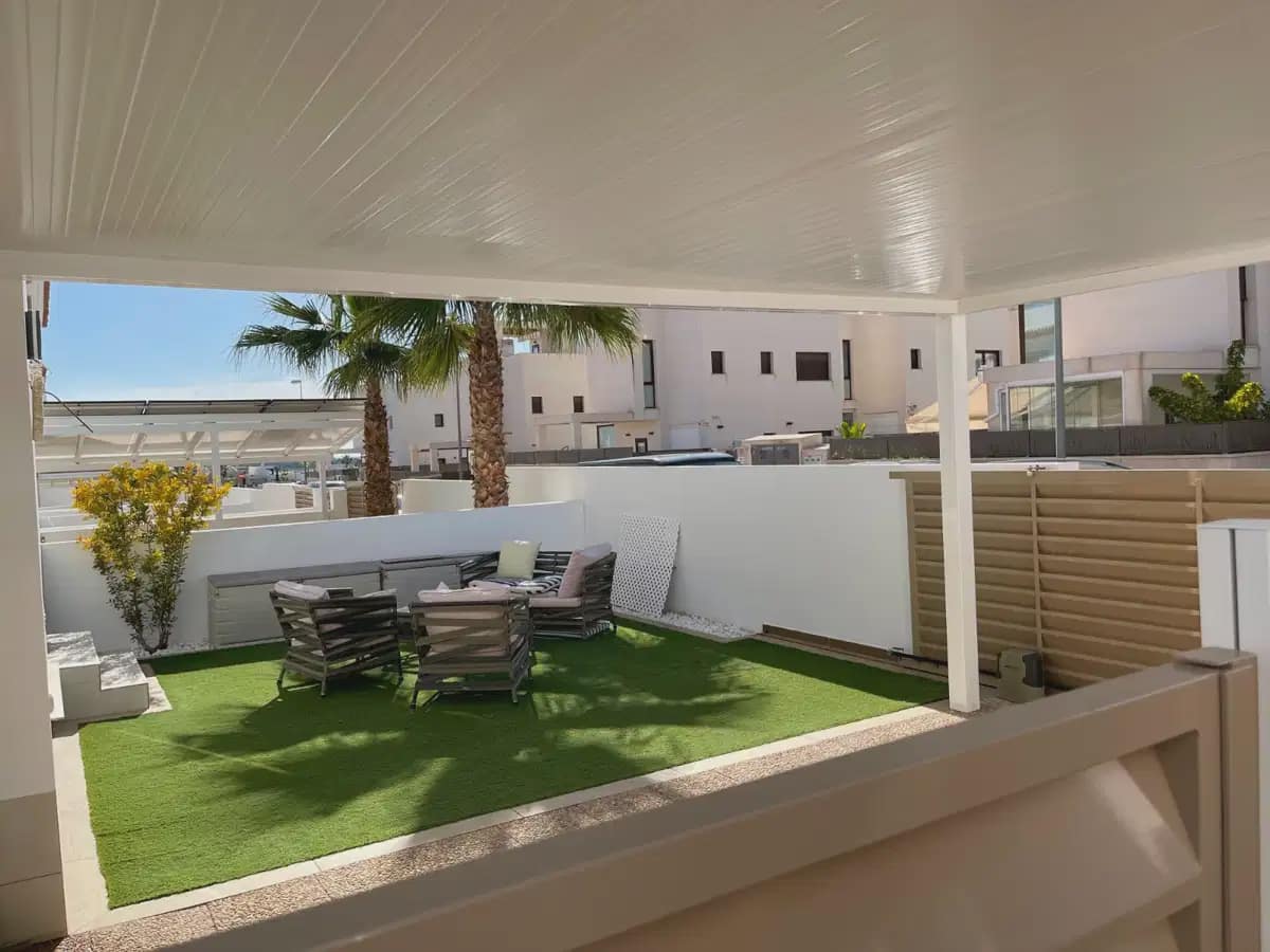 2 bedroom Apartment for sale in Ciudad Quesada - € 334,000 (Ref: 9841257)