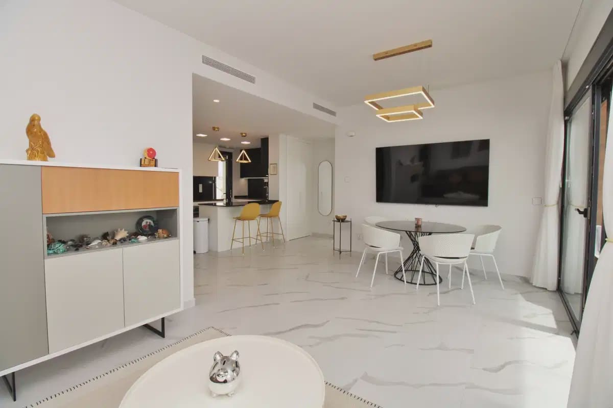 2 bedroom Apartment for sale in San Miguel de Salinas - € 329,900 (Ref: 9841265)