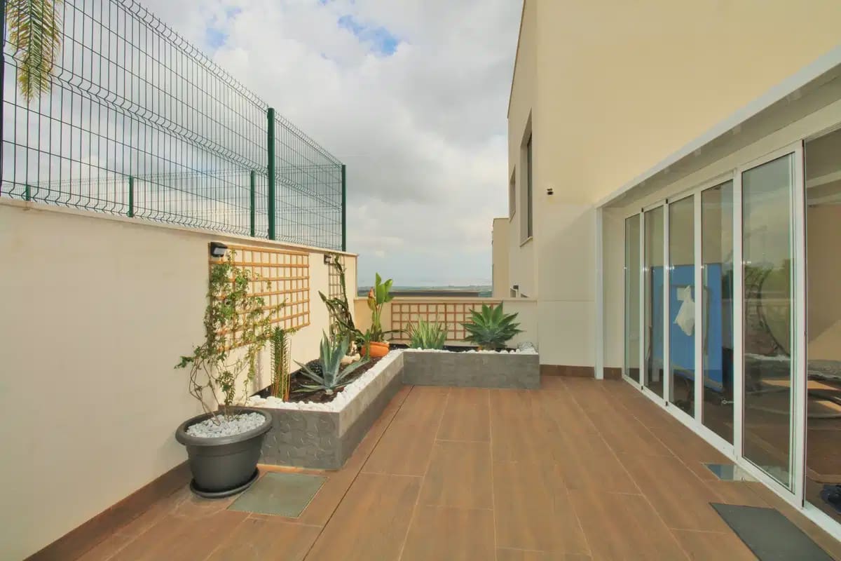 2 bedroom Apartment for sale in San Miguel de Salinas - € 329,900 (Ref: 9841265)