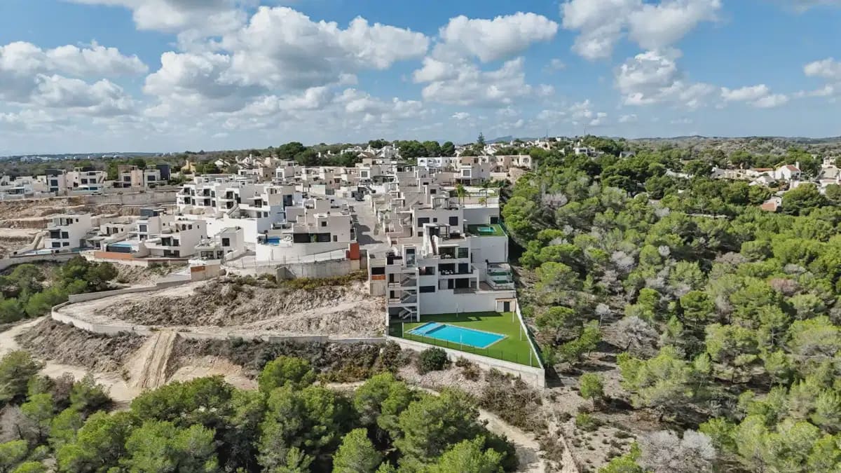 2 bedroom Apartment for sale in San Miguel de Salinas - € 329,900 (Ref: 9841265)