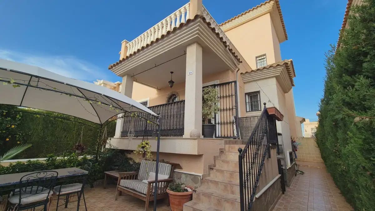 2 bedroom Villa for sale in Orihuela Costa - € 340,000 (Ref: 9841269)