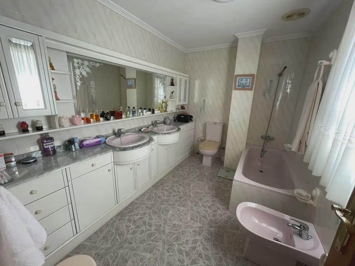 Apartamento de 4 habitaciones en Torrevieja en venta - 319.000 € (Ref: 9841273)