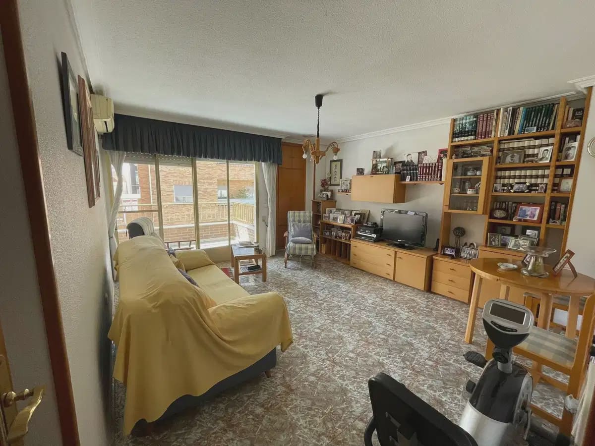 Apartamento de 4 habitaciones en Torrevieja en venta - 319.000 € (Ref: 9841273)