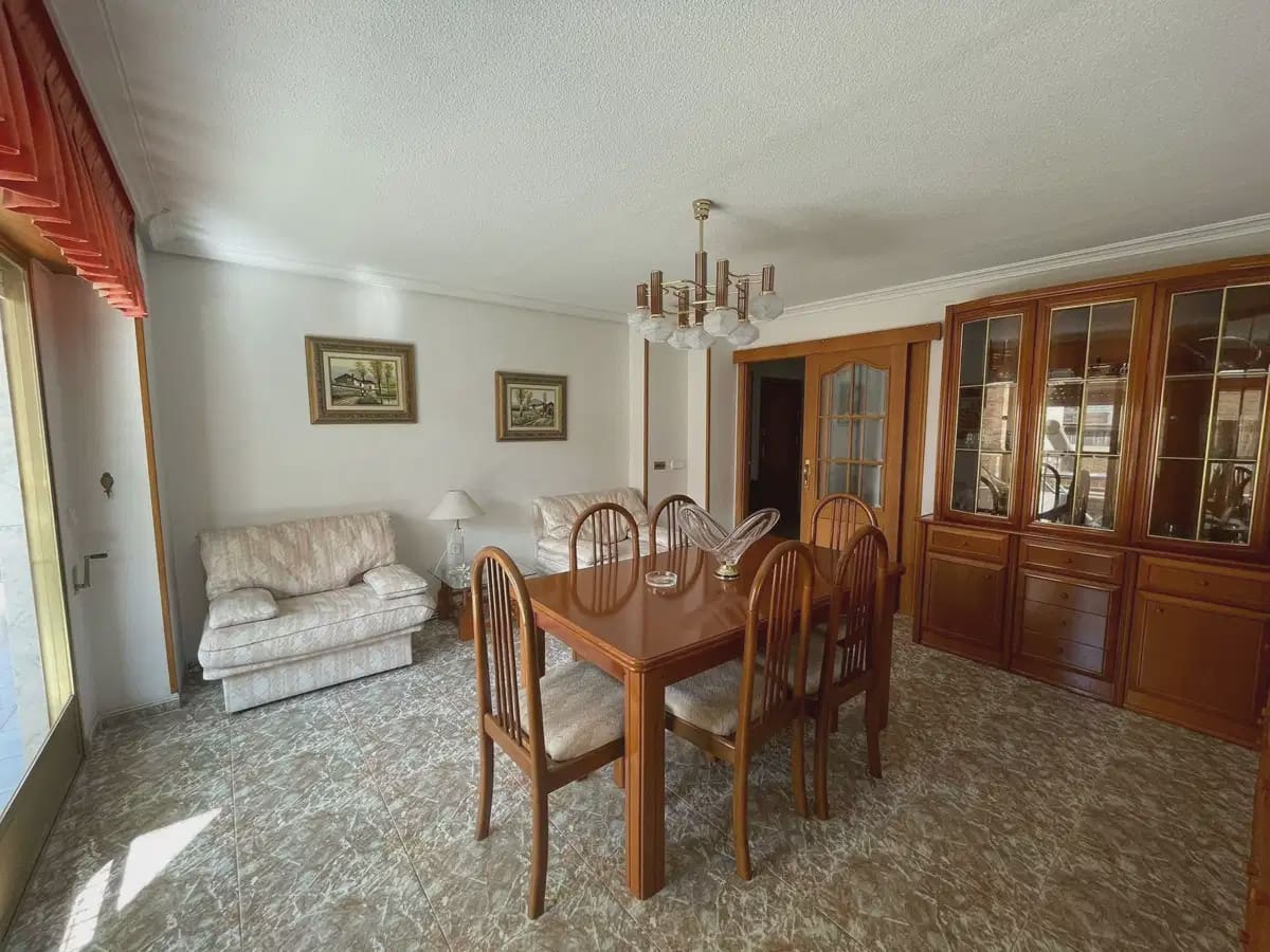 Apartamento de 4 habitaciones en Torrevieja en venta - 319.000 € (Ref: 9841273)