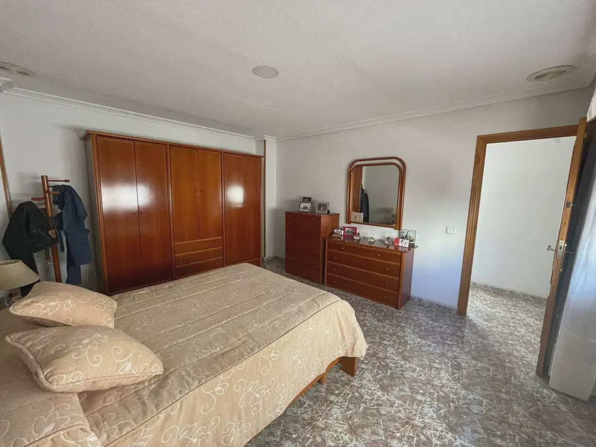 Apartamento de 4 habitaciones en Torrevieja en venta - 319.000 € (Ref: 9841273)