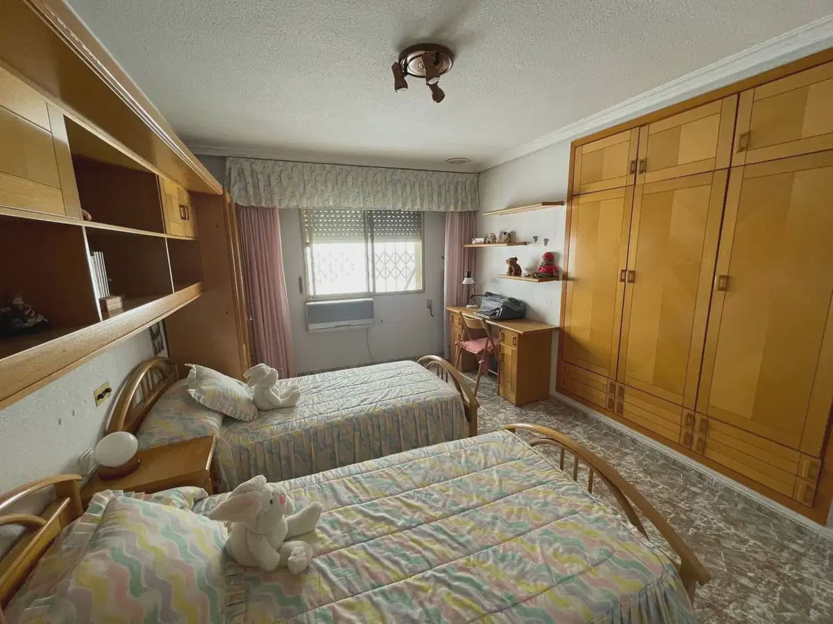 Apartamento de 4 habitaciones en Torrevieja en venta - 319.000 € (Ref: 9841273)