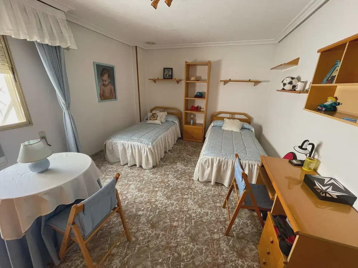 Apartamento de 4 habitaciones en Torrevieja en venta - 319.000 € (Ref: 9841273)