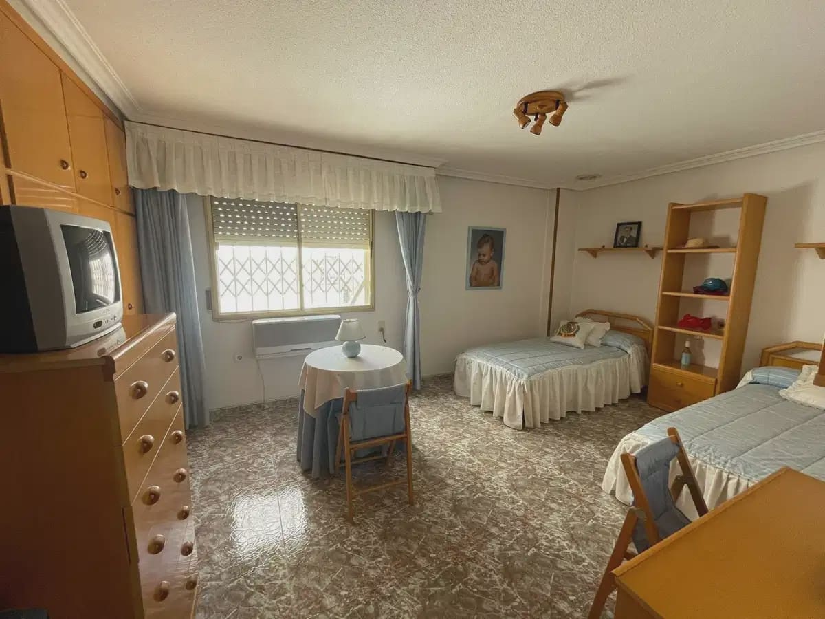 Apartamento de 4 habitaciones en Torrevieja en venta - 319.000 € (Ref: 9841273)