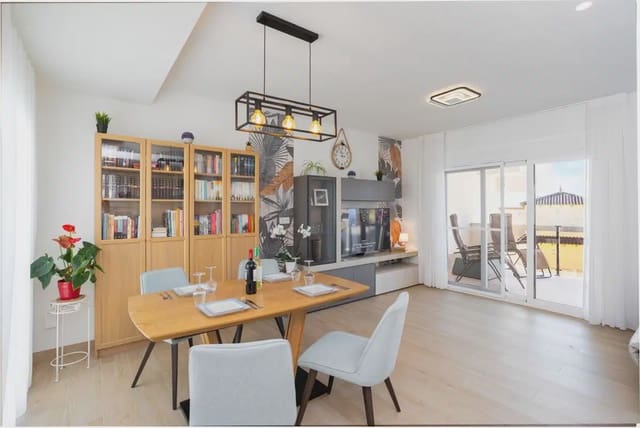 2 soveværelse Penthouse til salg i Villamartin, Orihuela - € 329.000 (Ref: 9841279)