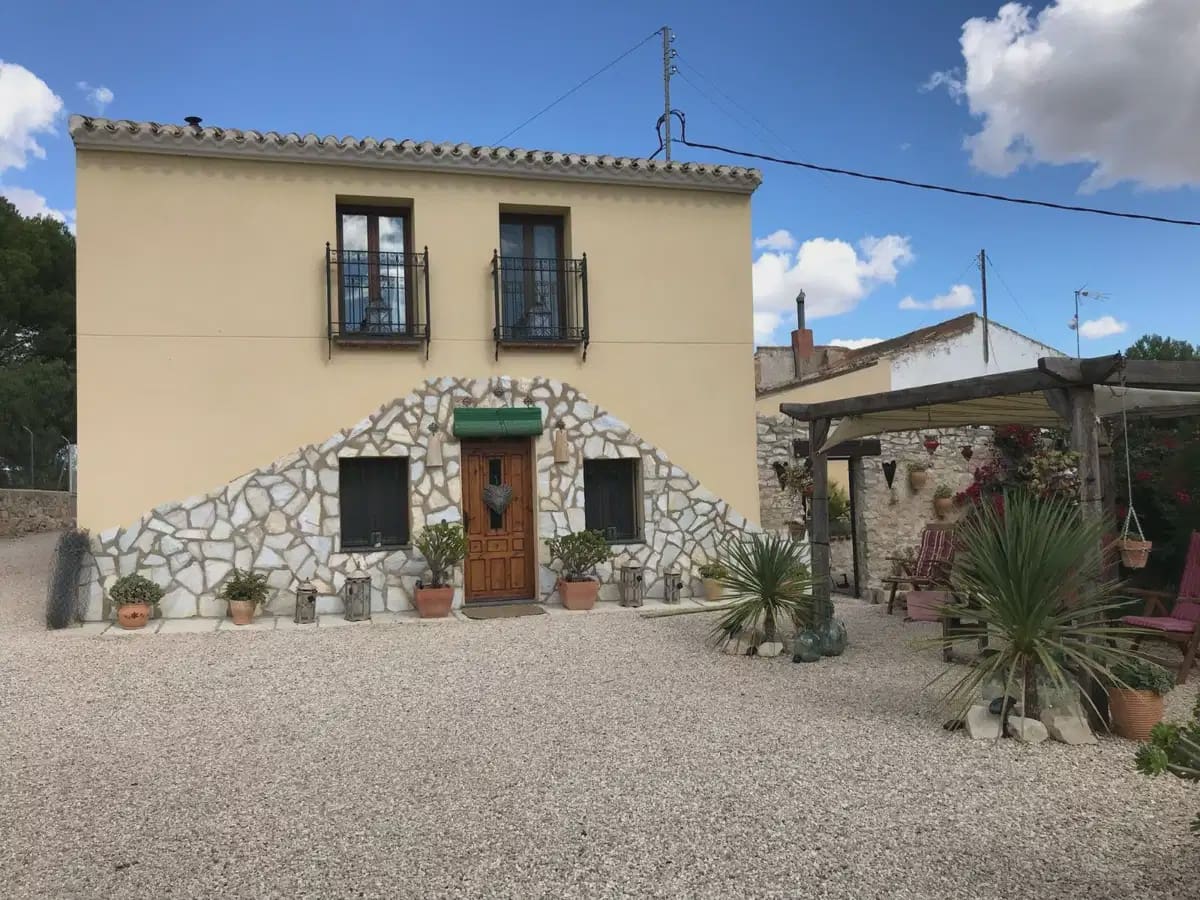 5 slaapkamer Halfvrijstaande villa te koop in Monovar / Monover - € 325.000 (Ref: 9841281)