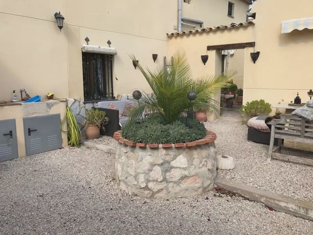 5 slaapkamer Halfvrijstaande villa te koop in Monóvar / Monóver - € 325.000 (Ref: 9841281)