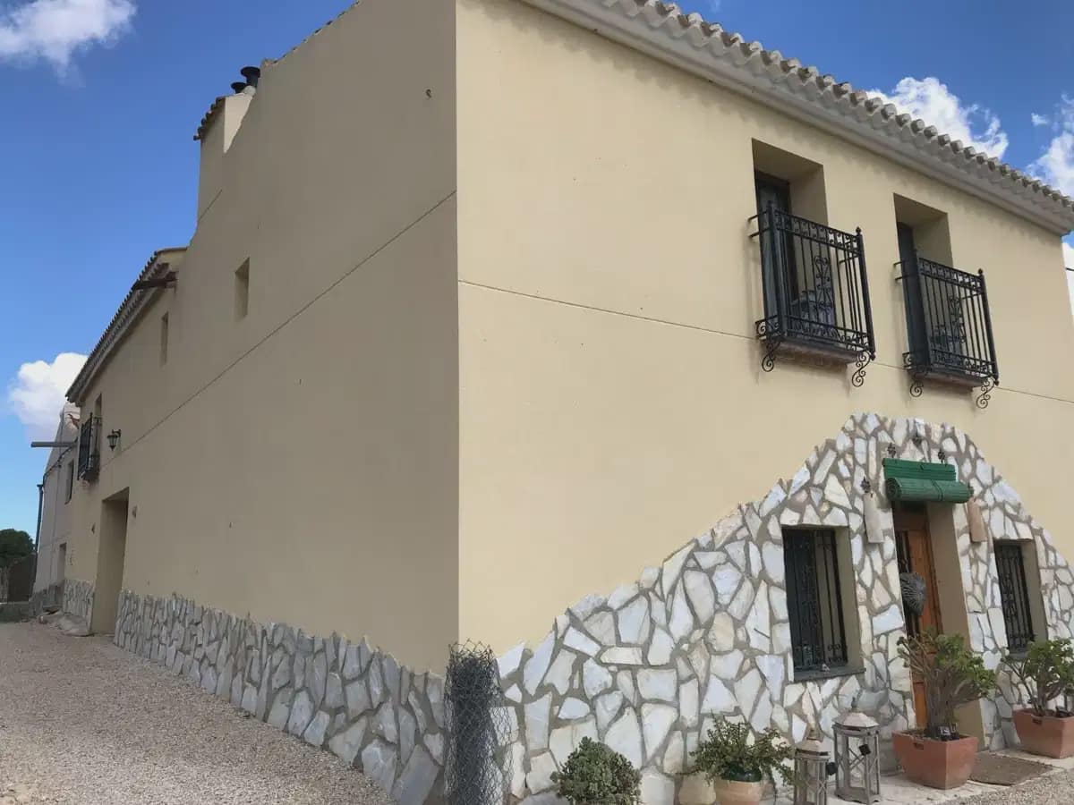 5 slaapkamer Halfvrijstaande villa te koop in Monovar / Monover - € 325.000 (Ref: 9841281)