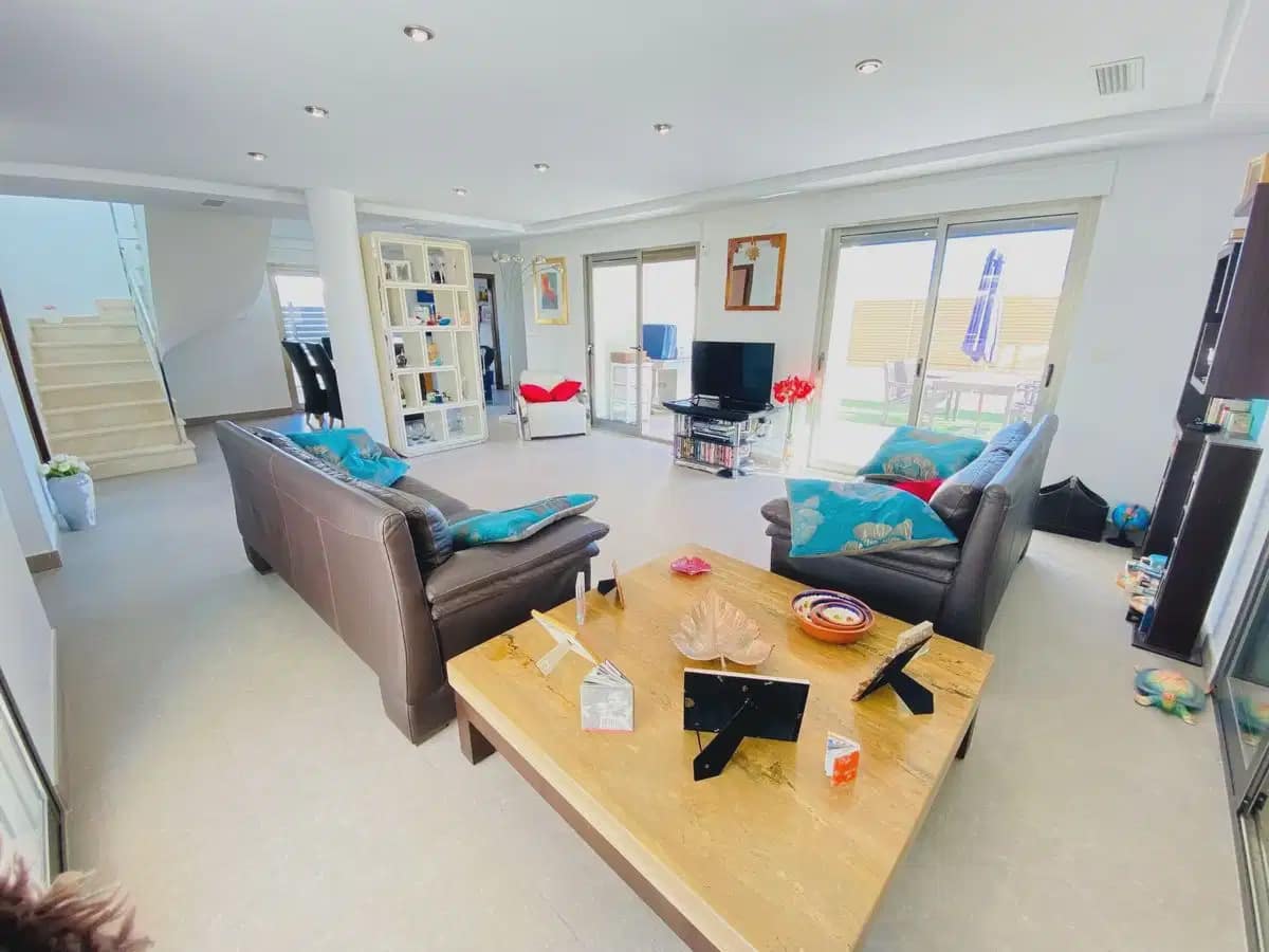 3 bedroom Villa for sale in Cox with pool garage - € 340,000 (Ref: 9841283)