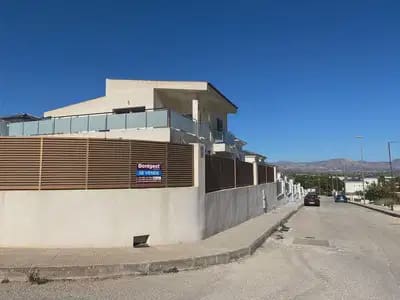 3 bedroom Villa for sale in Cox with pool garage - € 340,000 (Ref: 9841283)