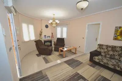 Chalet de 3 habitaciones en Benijófar en venta con piscina garaje - 325.000 € (Ref: 9841284)