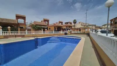 2 sypialnia Willa na sprzedaż w Torrevieja z basenem - 322 400 € (Ref: 9841293)